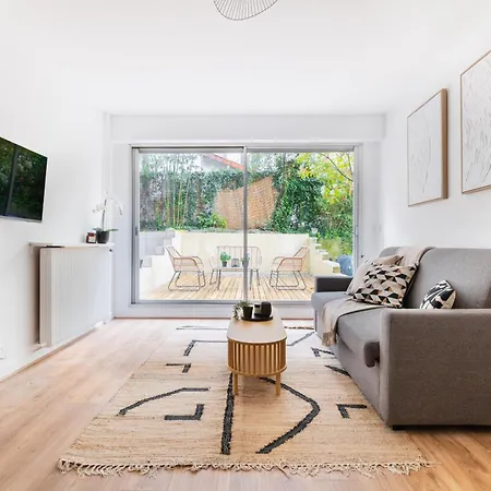 Flat Rue D'assas Private Garden Apartment